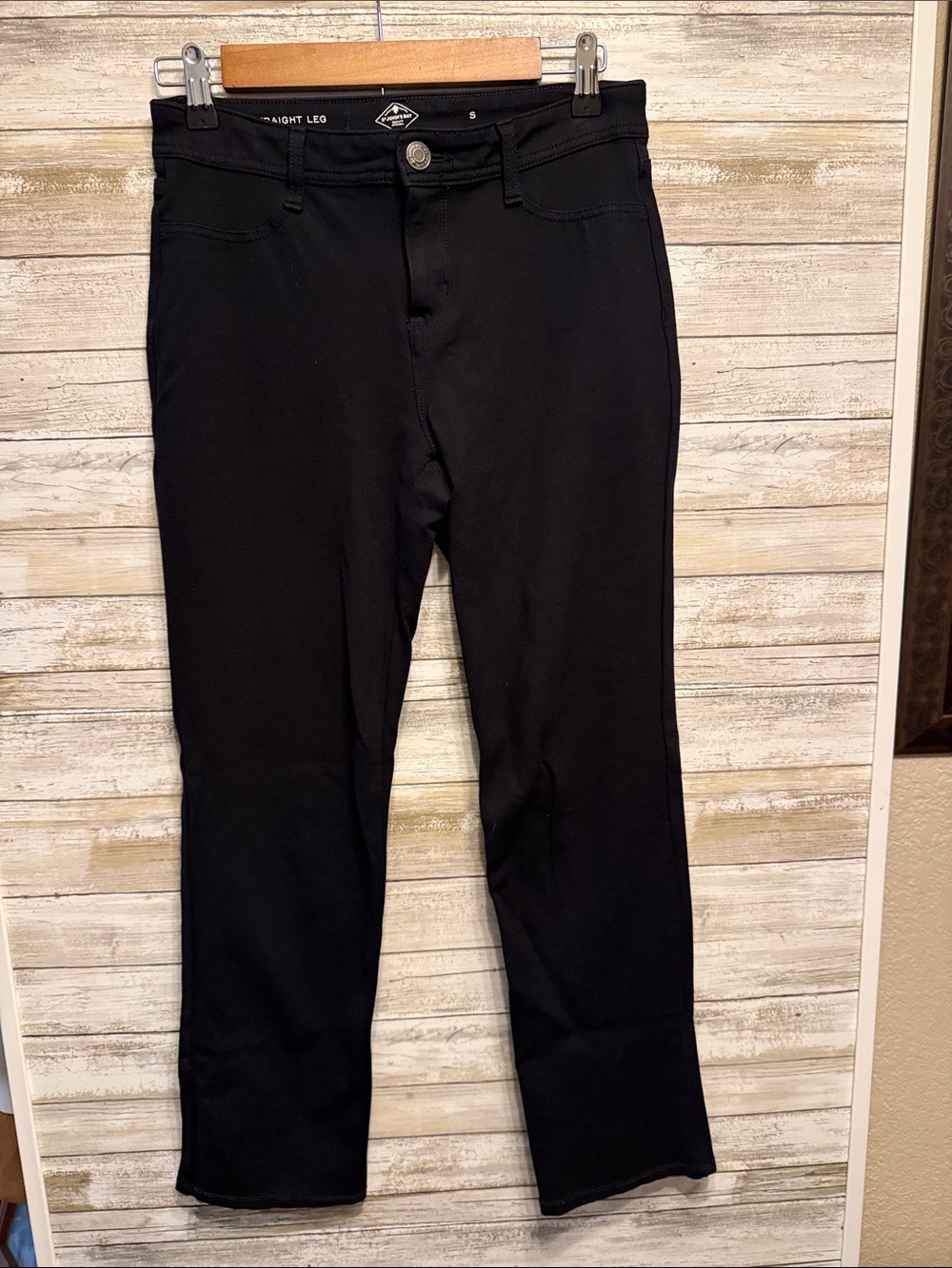 Black Women’s Slim Straight stretch  pant with back pockets